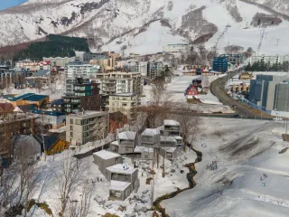 HCE_210610_BirdsEye_cr_sq copy